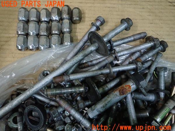3UPJ=19560720]ハイラックスサーフ SSR-G(TRN215W)後期 ネジ・ナット・ステー類 ジャンク_m1