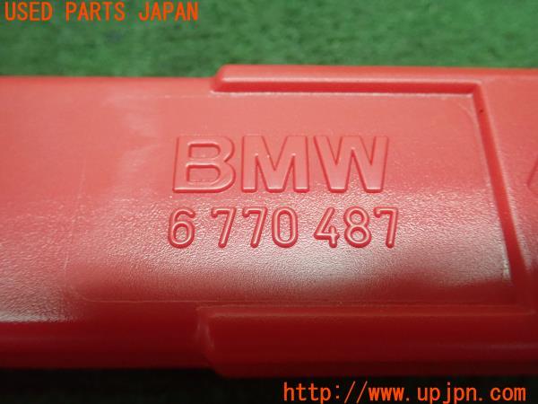 3UPJ=19620640]BMW X3(WX30 F25)純正 6770487 三角表示板 中古_m2