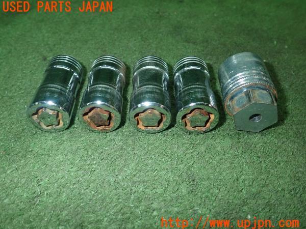 3UPJ=19910968]ランクル100(UZJ100W)前期 McGard マックガード ホイールロックナット 中古_m1