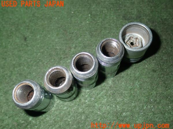 3UPJ=19910968]ランクル100(UZJ100W)前期 McGard マックガード ホイールロックナット 中古_m2