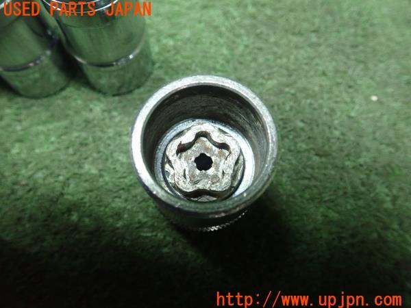 3UPJ=19910968]ランクル100(UZJ100W)前期 McGard マックガード ホイールロックナット 中古_m3