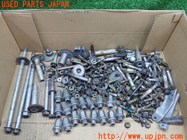 3UPJ=19930720]ハイラックスサーフ(RZN185W)ネジ・ナット・ステー類 セット ジャンク_m0