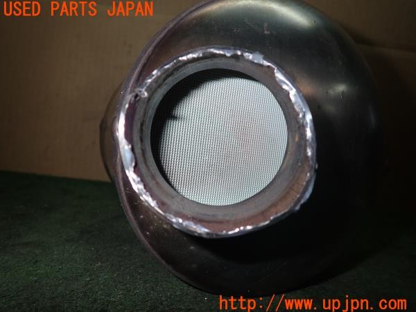 3UPJ=20030159]ベンツ B200 d(247012 W247)純正 触媒 マニバーター マテリアル 約2.7kg 切断加工品 ジャンク_m3