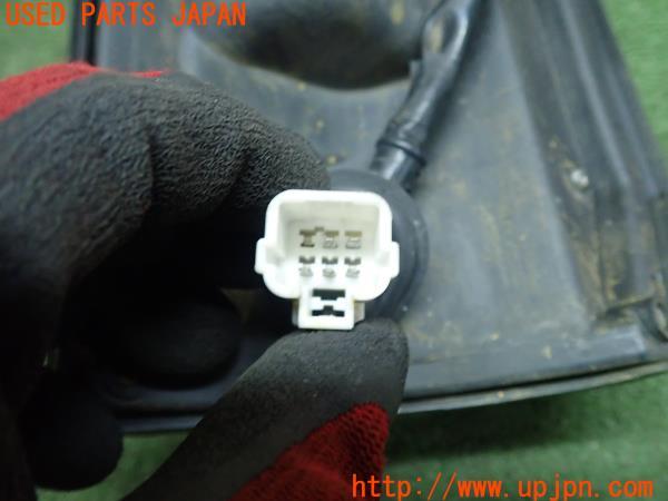 3UPJ=20210547]ランクルプラド(KZJ78W)後期 社外 テールランプ ジャンク 中古_m4