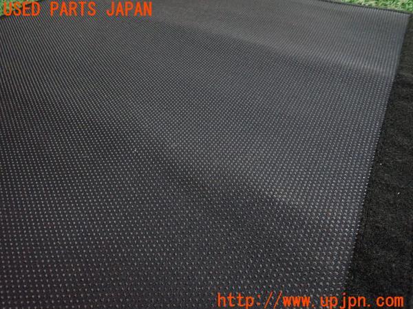3UPJ=20280634]ベンツ B180(247084)純正 A2476841500 ラゲッジマット 中古_m2