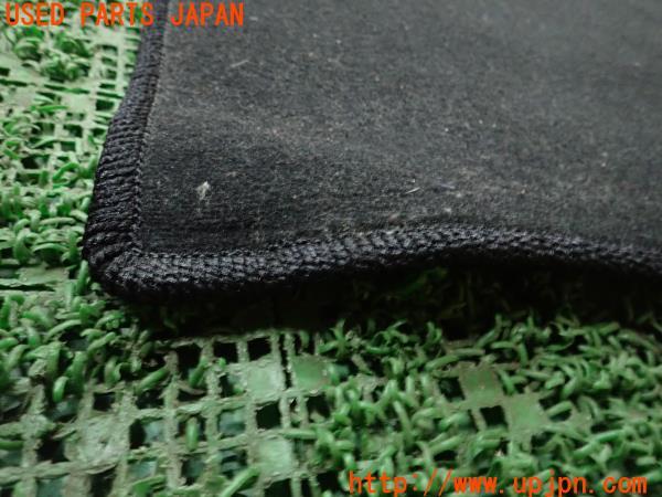 3UPJ=20280634]ベンツ B180(247084)純正 A2476841500 ラゲッジマット 中古_m4