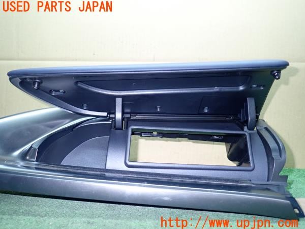 3UPJ=20470652]アクア(MXPK11)純正 グローブボックス 中古_m2