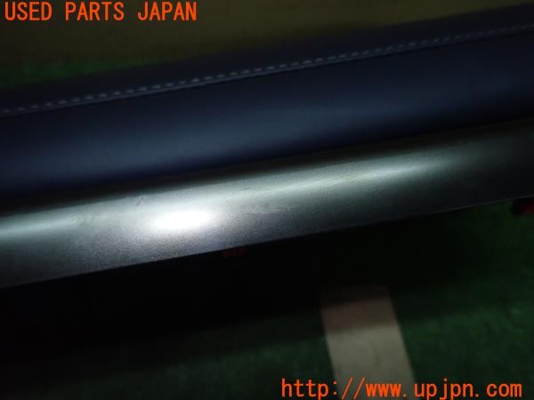 3UPJ=20470652]アクア(MXPK11)純正 グローブボックス 中古_m4