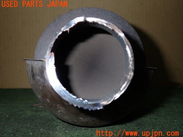 3UPJ=20510159]プリウスPHV(ZVW52)前期 純正 触媒 マニバーター マテリアル 約1.6㎏ 切断加工品 ジャンク_m2