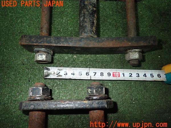 三菱ジープ　中古パーツ 三菱ジープ(J58)純正? シャックルセット 中古 の商品画像｜自動車純正