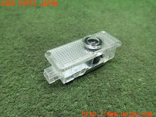 3UPJ=20810590]ベンツ CLS550(218373 C218)社外 カーテシランプ メーカーロゴ 中古_m0