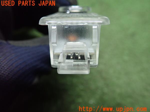3UPJ=20810590]ベンツ CLS550(218373 C218)社外 カーテシランプ メーカーロゴ 中古_m3