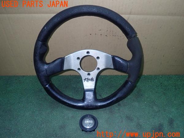 3UPJ=21170617]ハイラックスサーフ(KZN130W)後期 MOMO モモ RACE レース TYP D32 KBA70142 ステアリング 320mm 中古_m0