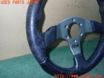 3UPJ=21170617]ハイラックスサーフ(KZN130W)後期 MOMO モモ RACE レース TYP D32 KBA70142 ステアリング 320mm 中古_s3