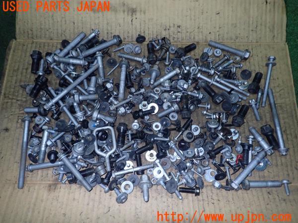 3UPJ=21230720]BMW 320i(3B20 F31)ネジ・ナット・ステー類 セット ジャンク_m0