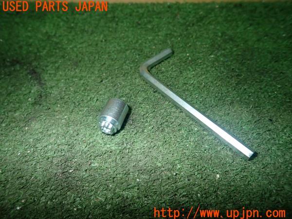 3UPJ=21320023]インプレッサ WRX-STi(GVB D型)純正 J1077YA004 ナンバープレートロックボルト 中古_m1