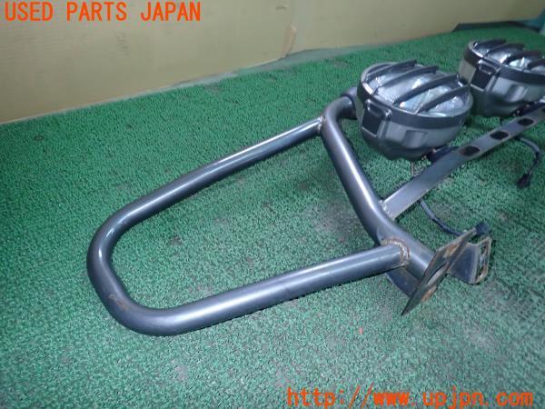 3UPJ=21400022]ランクル70(HZJ73HV)中期 純正 グリルガード KOITO フォグランプ付き 中古_m2