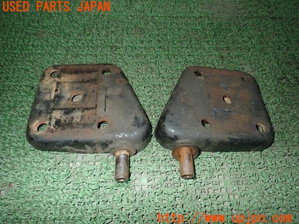 3UPJ=21400401]ランクル70(HZJ73HV)中期 純正 スプリングシート 中古_m1