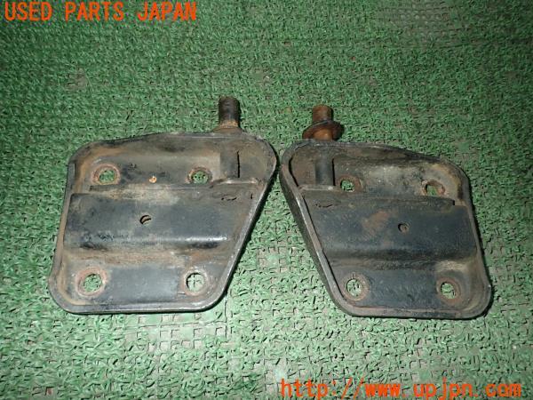 3UPJ=21400401]ランクル70(HZJ73HV)中期 純正 スプリングシート 中古_m3