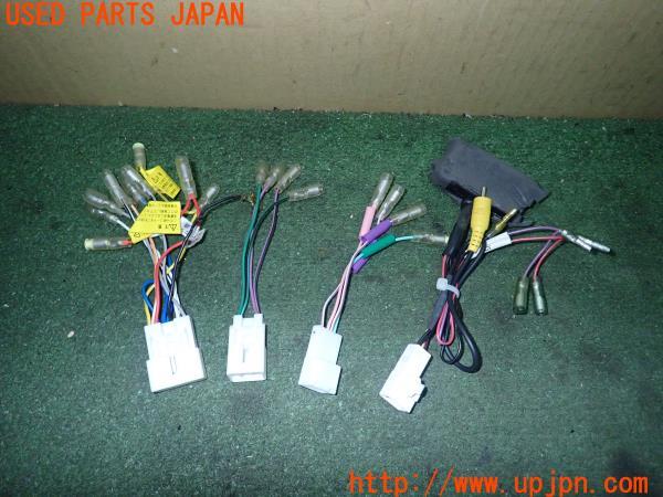 3UPJ=21570604]ハイラックスサーフ(TRN215W)後期 社外 ナビ取付ハーネス 配線 ブラケット 中古_m2