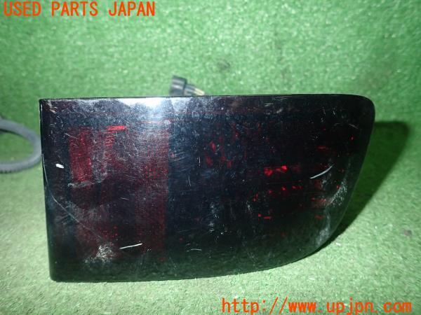 3UPJ=21580558]ハイラックスサーフ(TRN215W)後期 純正 バックフォグランプ 中古_m2