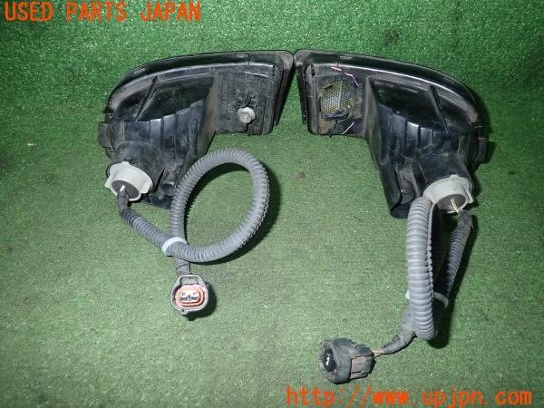 3UPJ=21580558]ハイラックスサーフ(TRN215W)後期 純正 バックフォグランプ 中古_m3