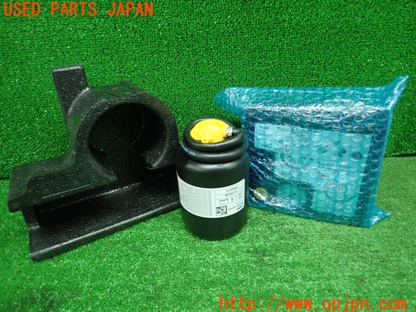 3UPJ=21790625]BMW M2 クーペ(1H30 F87)純正 パンク修理キット 中古_m0