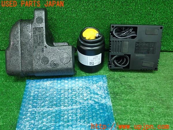 3UPJ=21790625]BMW M2 クーペ(1H30 F87)純正 パンク修理キット 中古_m2