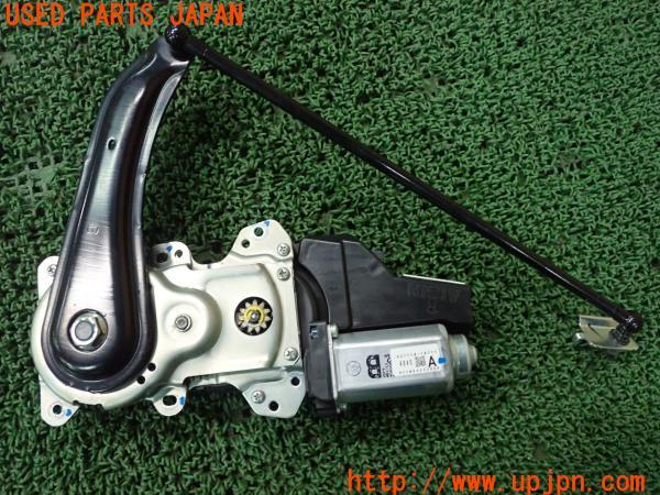 3UPJ=21900566]アウトランダーPHEV(GG3W)後期 パワーバックドアモーター リアゲートモーター 427110-10711 中古_m0