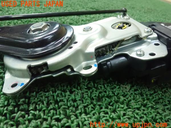 3UPJ=21900566]アウトランダーPHEV(GG3W)後期 パワーバックドアモーター リアゲートモーター 427110-10711 中古_m2