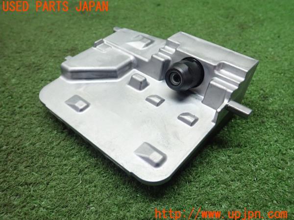 3UPJ=21960560]プリウス(ZVW60)純正 8646C-47090 フロントカメラ 中古_m0