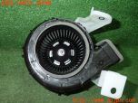3UPJ=21960582]プリウス(ZVW60)純正 G9230-12020 バッテリークーリングブロア 中古_s2
