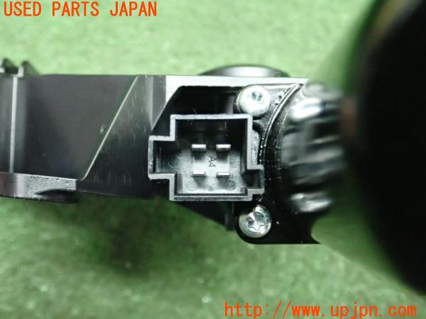 3UPJ=22080566]ベンツ E350(207359 C207)純正 A2078600182 A2078600282 シートベルトアジャスター 中古_m2
