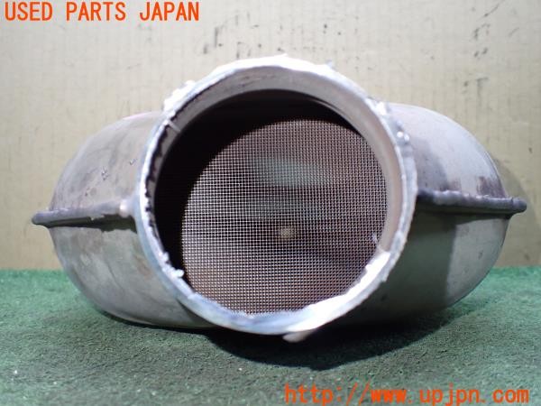 3UPJ=22150159]BMW 118d(1S20 F20)純正 触媒 マニバーター マテリアル 約1.7kg 切断加工品 ジャンク_m3