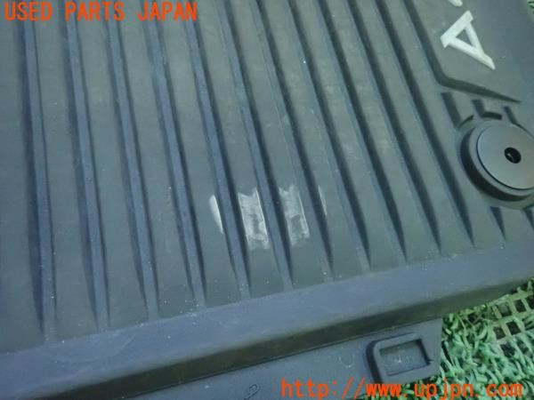 3UPJ=22300629]アウディ A4 アバント(8WDEZ B9系)純正 8W2061501 ラバー フロントフロアマット 中古_m2