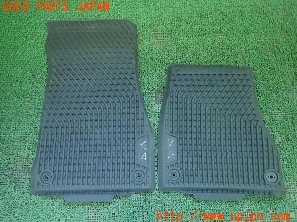 3UPJ=22300629]アウディ A4 アバント(8WDEZ B9系)純正 8W2061501 ラバー フロントフロアマット 中古_m3