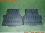 3UPJ=22300630]アウディ A4 アバント(8WDEZ B9系)アウディ Q3純正 8U0061511 ラバー リアフロアマット 中古_s3