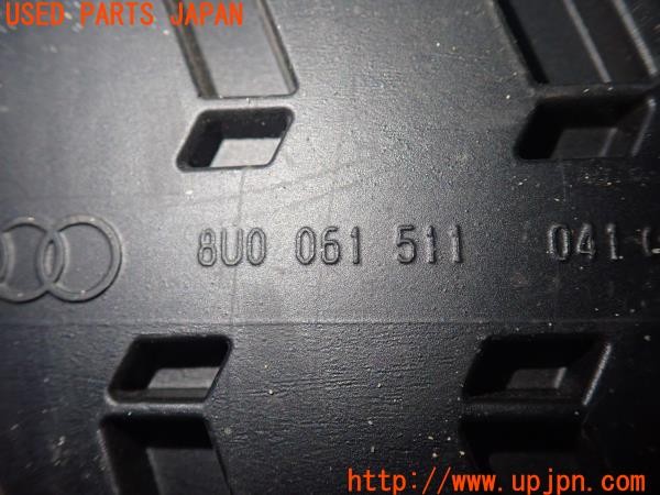 3UPJ=22300630]アウディ A4 アバント(8WDEZ B9系)アウディ Q3純正 8U0061511 ラバー リアフロアマット 中古_m4