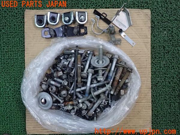 3UPJ=22370720]レンジローバー イヴォーク(LV2A L538系)純正ネジ・ナット・ステー類 ジャンク_m0