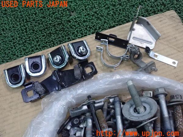 3UPJ=22370720]レンジローバー イヴォーク(LV2A L538系)純正ネジ・ナット・ステー類 ジャンク_m1