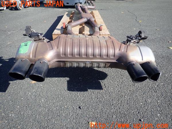 3UPJ=22390152]BMW M4 クーペ コンペティション(3C30 F82)純正 マフラー 中古 【引取限定】_m2