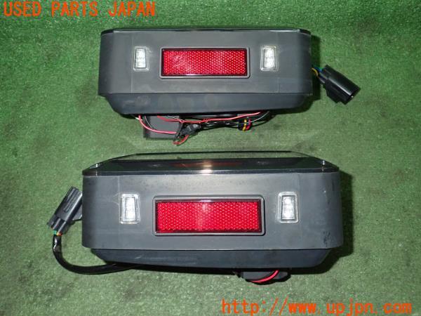 3UPJ=22590547]ジープラングラー アンリミテッド スポーツ(JK38L)社外 テールランプ 中古_m2