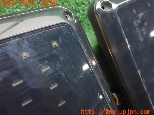 3UPJ=22590547]ジープラングラー アンリミテッド スポーツ(JK38L)社外 テールランプ 中古_m3