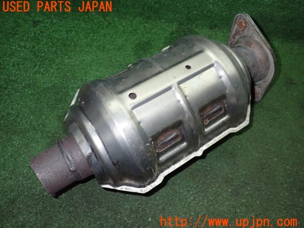 3UPJ=22840159]三菱 RVR G(GA4W)純正 触媒 マニバーター マテリアル 約2.3Kg 切断加工品 ジャンク_m1