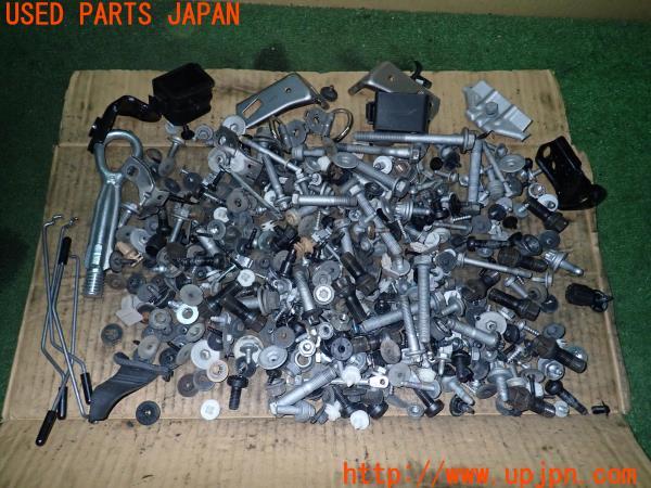 3UPJ=22880720]BMW 320d(2D20 F30)ネジ・ナット・ステー類 セット ジャンク_m0