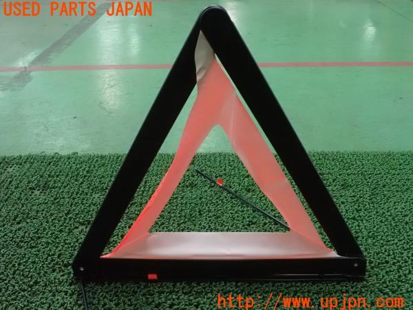 3UPJ=22940640]BMW 218d(2C20 F45)純正 TRimicro 三角表示板 27R034006 停止表示板 ケース付 中古_m1