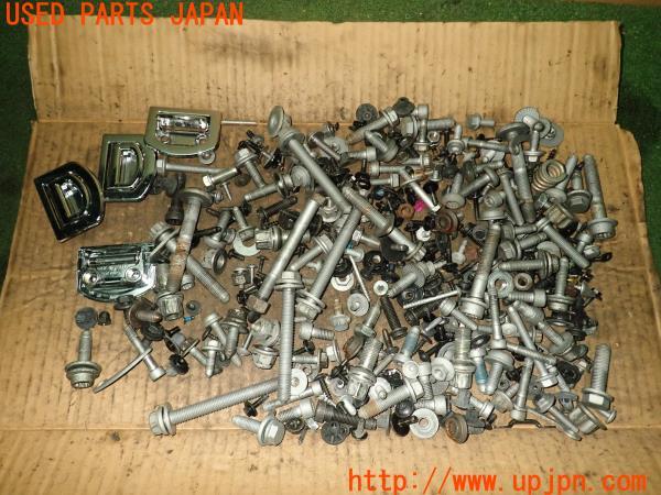3UPJ=23120720]アウディ A5 カブリオレ(F5CYRC F5系)ネジ・ナット・ステー類 セット ジャンク_m0