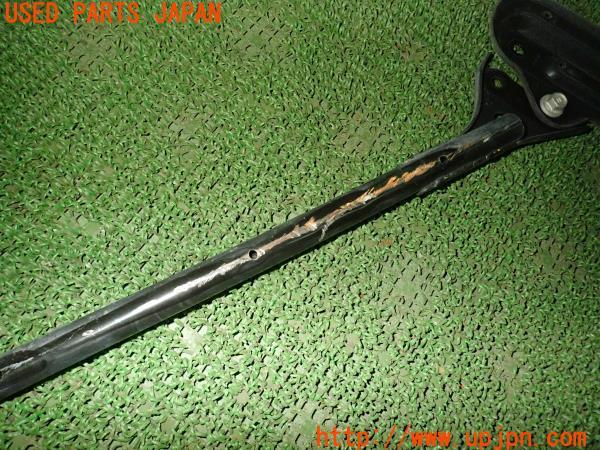 3UPJ=23210700]プリウスα S ツーリングセレクション・GRスポーツ(ZVW41W)後期 純正 アンダーブレースバー 中古_m2