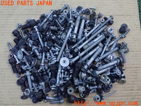 3UPJ=23300720]BMW M240iクーペ(2G30 F22)ネジ・ナット・ステー類 ジャンク_m0