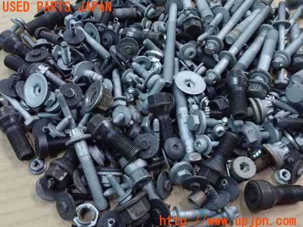 3UPJ=23300720]BMW M240iクーペ(2G30 F22)ネジ・ナット・ステー類 ジャンク_m2
